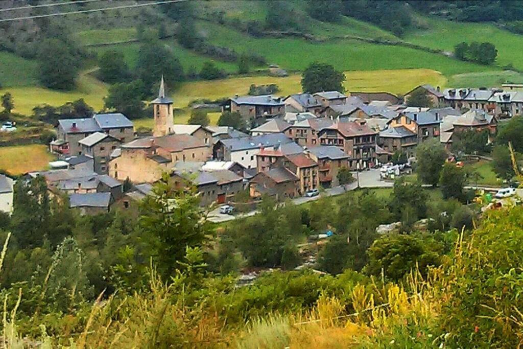 Con Jardin Comunitario En Pallars Sobirà Apartamento Areu